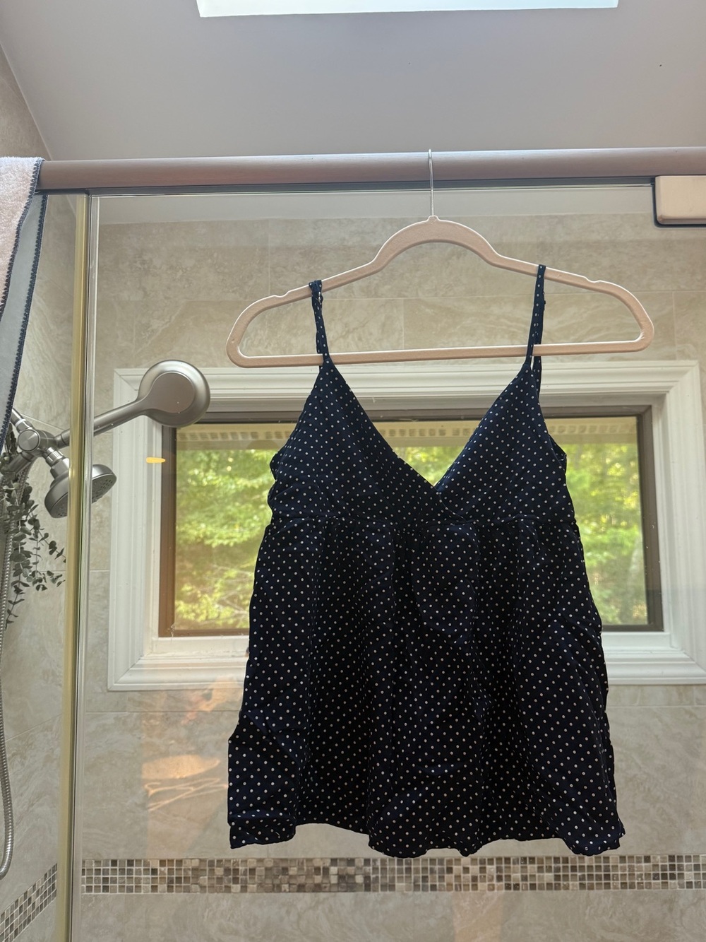 Brandy Melville black with white polka dot tank top #brandymelville #polkadot